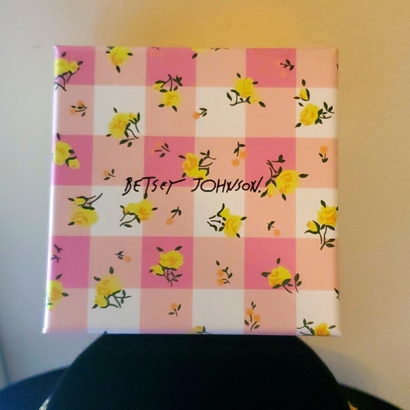 Betsey Johnson Bunny Earrings - Picture 6 of 8